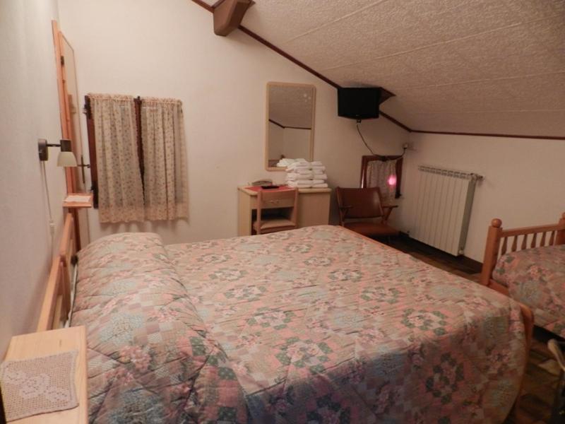 Economy Triple Room